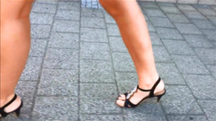 spyshot of wonderful naked legs