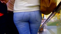 Candid - Great Babe Ass In Tight Jeans